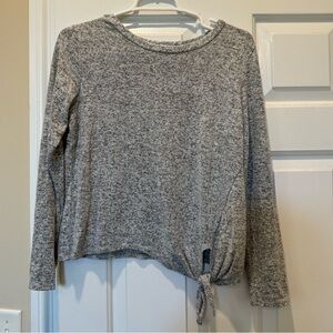 Gray long sleeve shirt